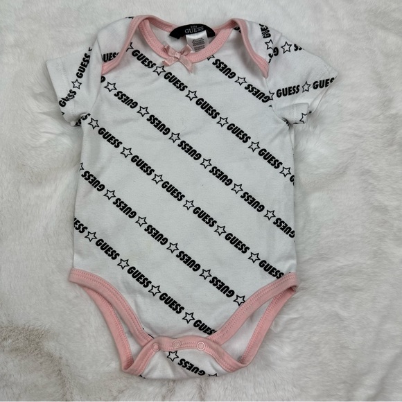 Guess Baby 3 Pack Bundle Bodysuits - Picture 5 of 6